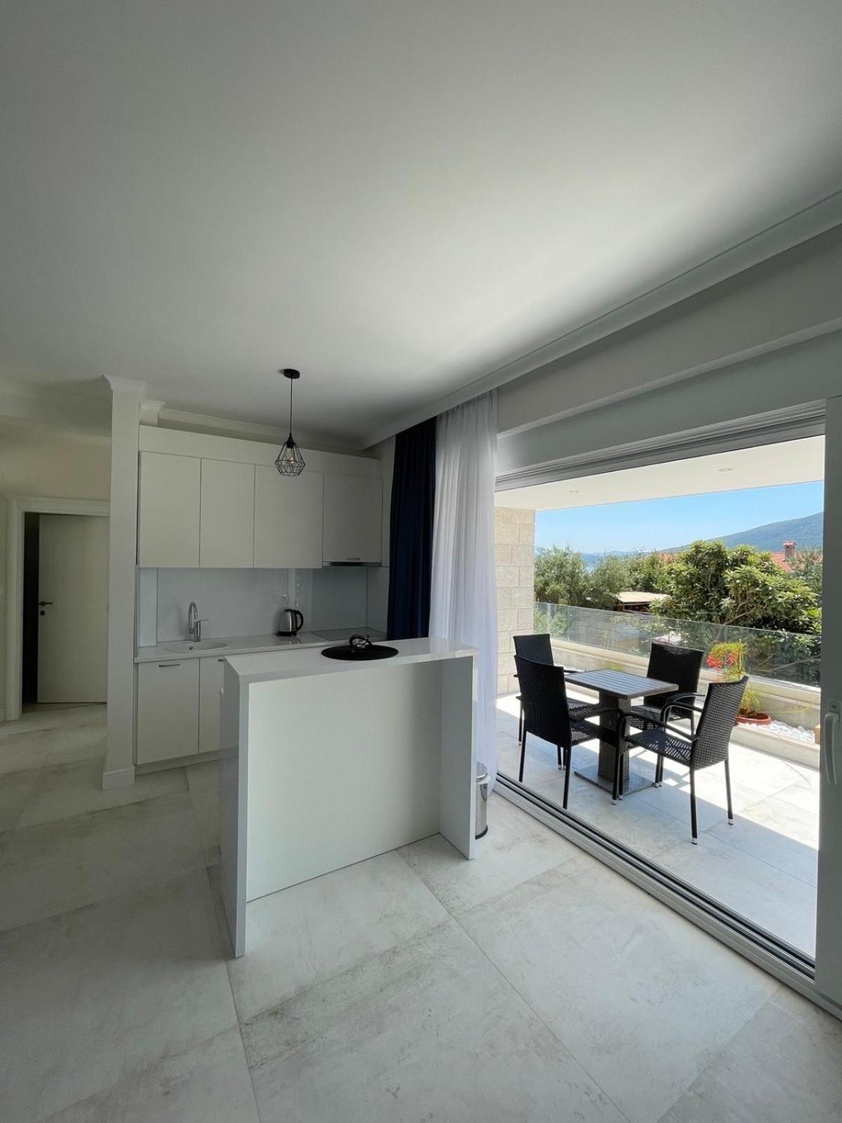 Apartman Le Grand Bleu Thenovici